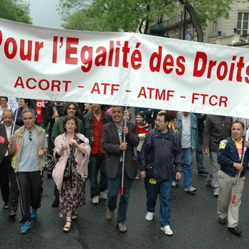 Contre la loi CESEDA 13 mai 2006
