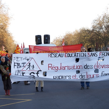 Manifestation RESF Versailles 1 déc.2007