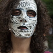 Terroriste masquée