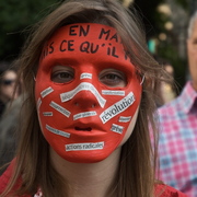 Terroriste masquée