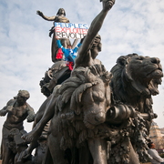 La Nation tirée par des lions et poussée par des Travailleurs