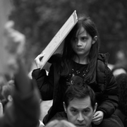 Sur les épaules